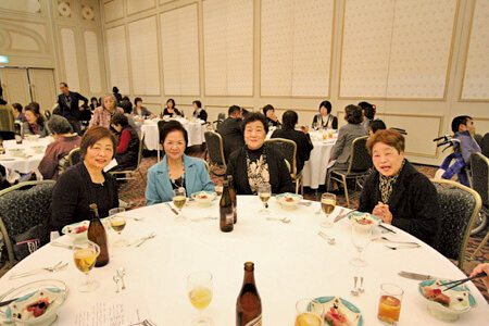 2012創立50周年記念　感謝の集いテーブル席の様子写真10