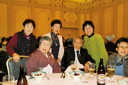 2012創立50周年記念　感謝の集いテーブル席の様子写真18