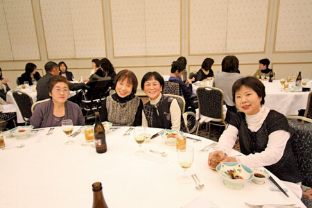 2012創立50周年記念　感謝の集いテーブル席の様子写真22